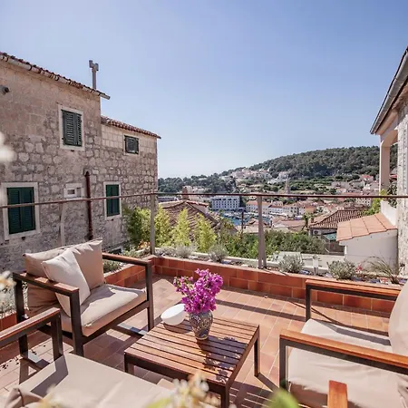בית נופש Art House Hvar